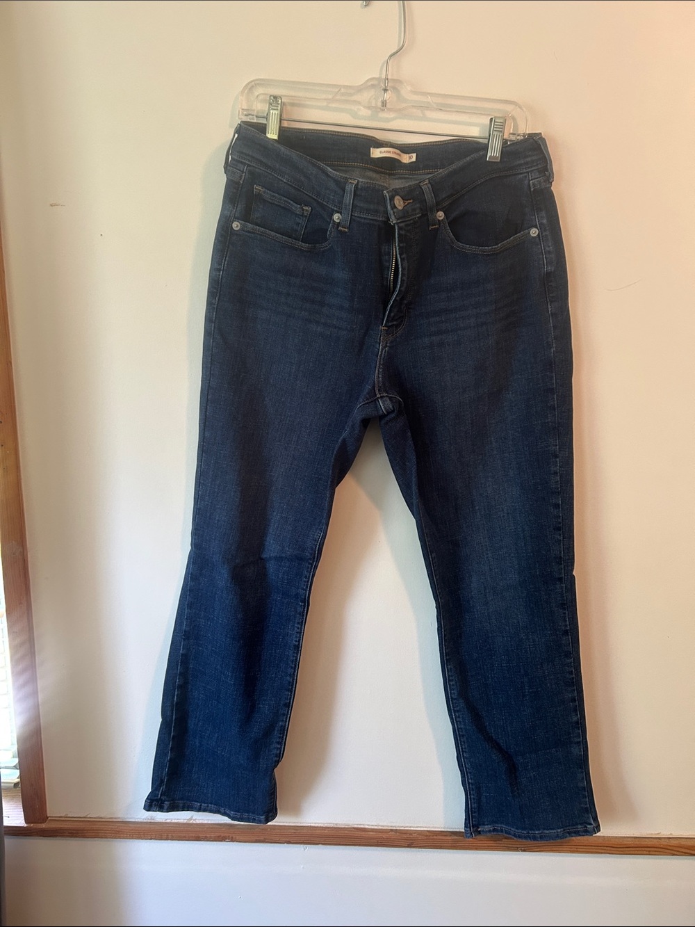 Levi's Classic Women's Dark Blue 5 pocket Straight-Leg Jeans - Picture 1 of 4